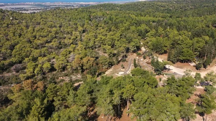 We are proud to support the Shayetet 13 Lookout Point on Mount Carmel near Haifa. Through our actions as an organization, we seek every day to honor those who gave their lives in defense of the Jewish people and their families. May these warriors' me