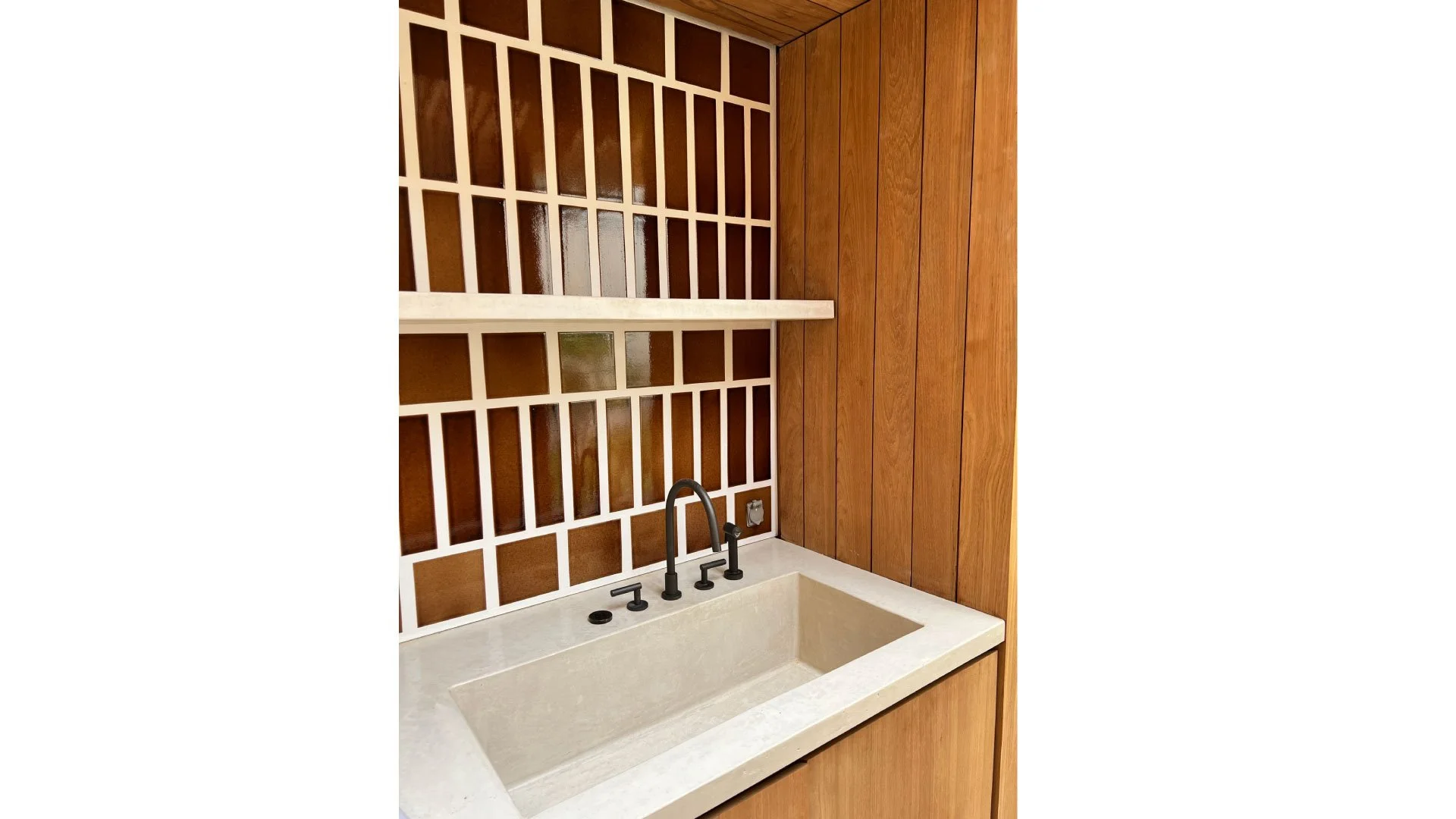 Hand-Carved-SInk-and-shelf-02.jpg