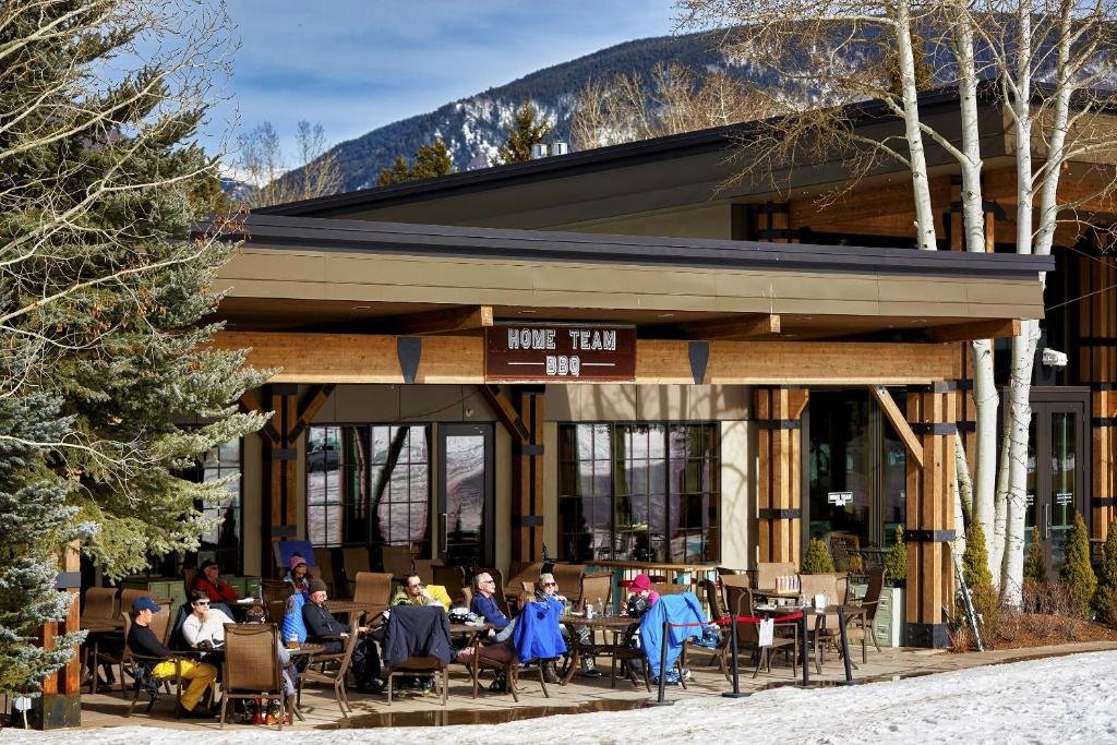 inn at aspen - outdoor restaurant pic .jpeg