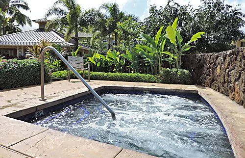 nihilani hot tub view.jpeg