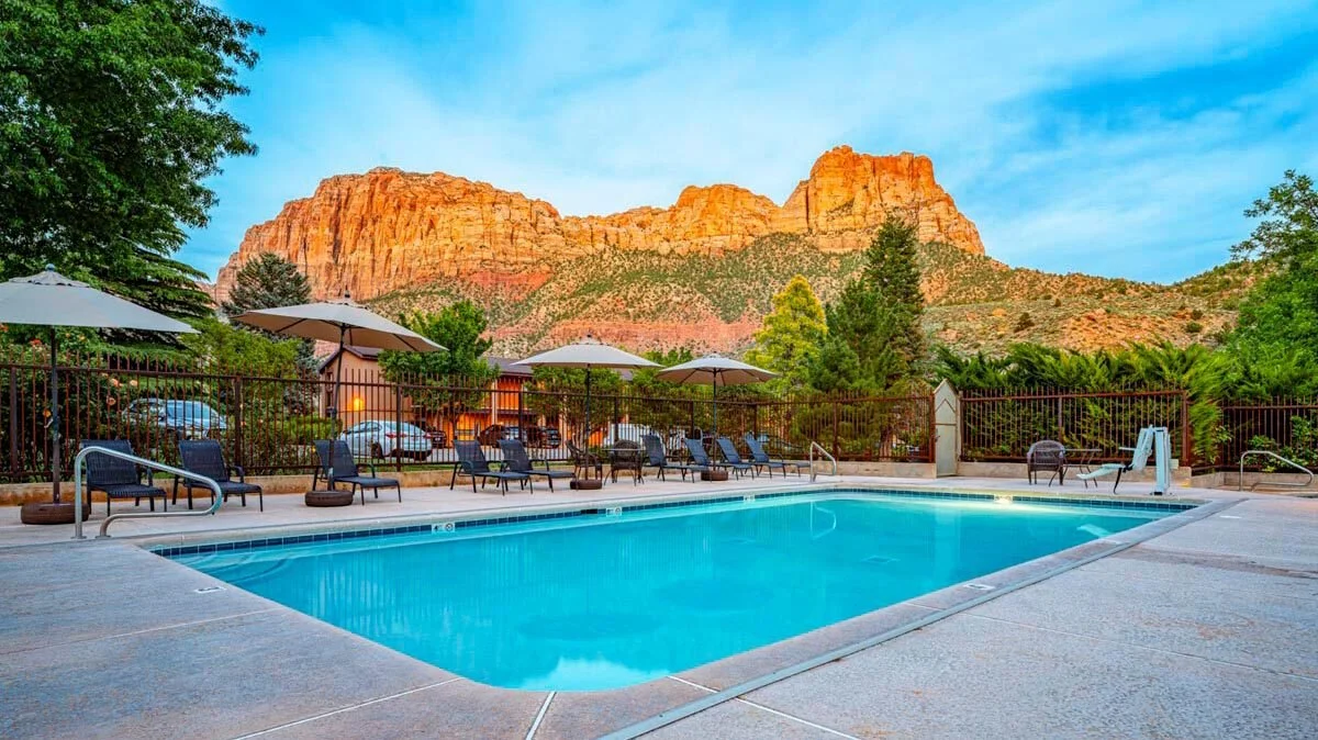 Drfitwood lodge 2026 - pool-outdoor-canyon.jpeg