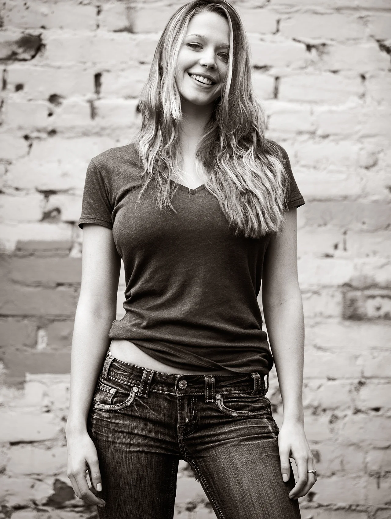 Shannon_3015_BW_CROPPED.jpg