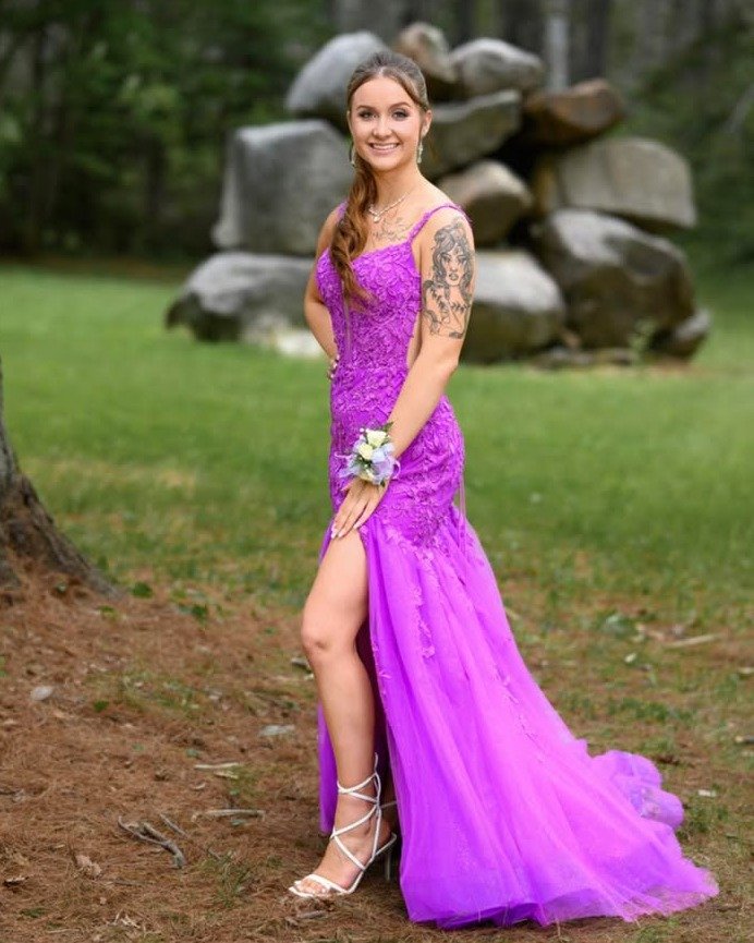 🎓👑👗 Prom 2025 / Bal 2025 👗👑🎓 Part 11
(version fran&ccedil;aise plus basse)
...
Our favorite time of year is here!!! Congratulation to our beautiful Prom Girls 2025!!! We LOVE LOVE sharing your prom pictures!!! Please tag us or send them by Mess