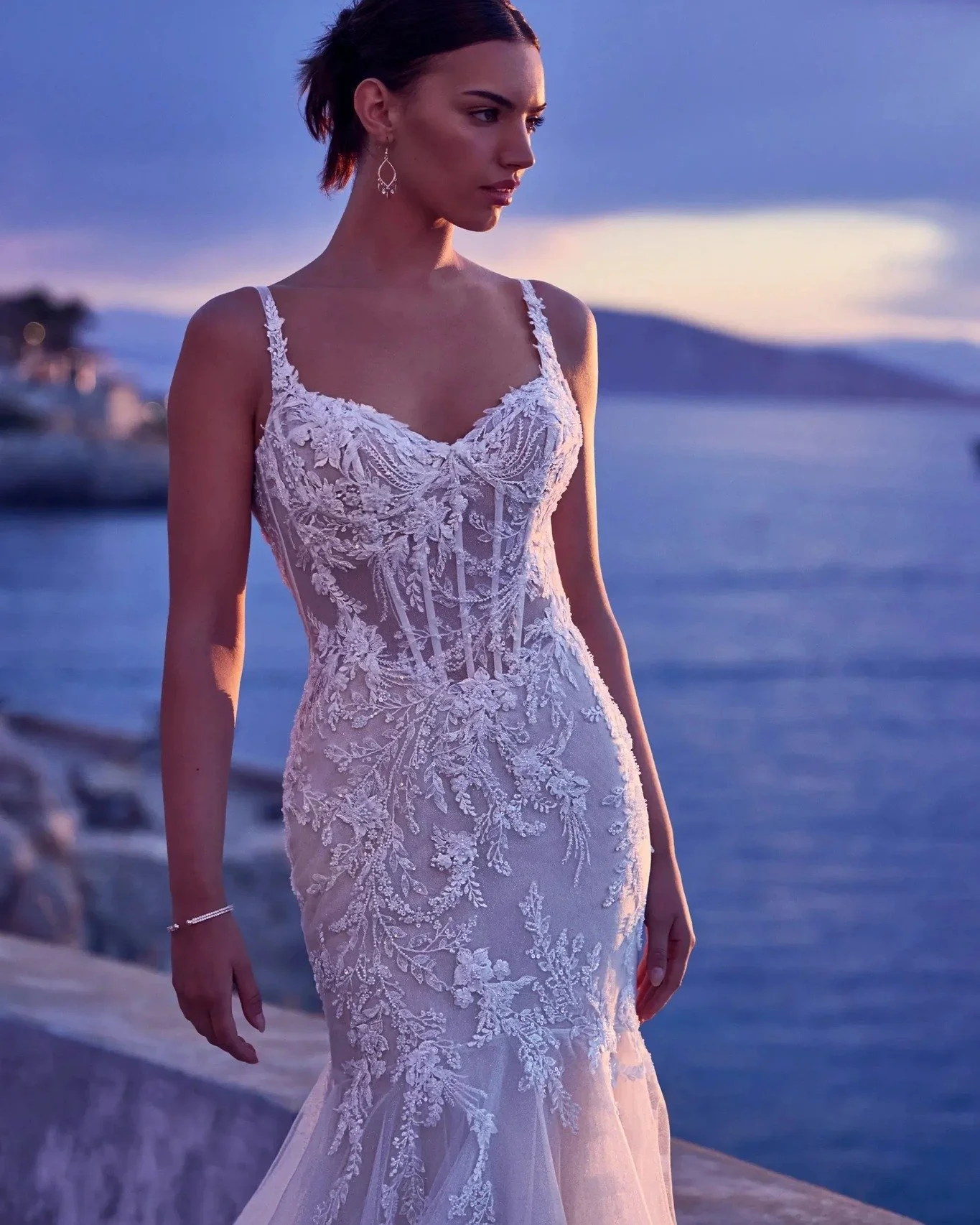 Just In / Nouveaut&eacute; Sophia Tolli Australia!!! -- B L A I S E 🤍🤍🤍 
...
Available to order in Ivory, Ivory/Nude or White in sizes 0 to 32.
...
Book your appointment today to try our new bridal collection (506) 583-0155 / Contactez-nous d&egra