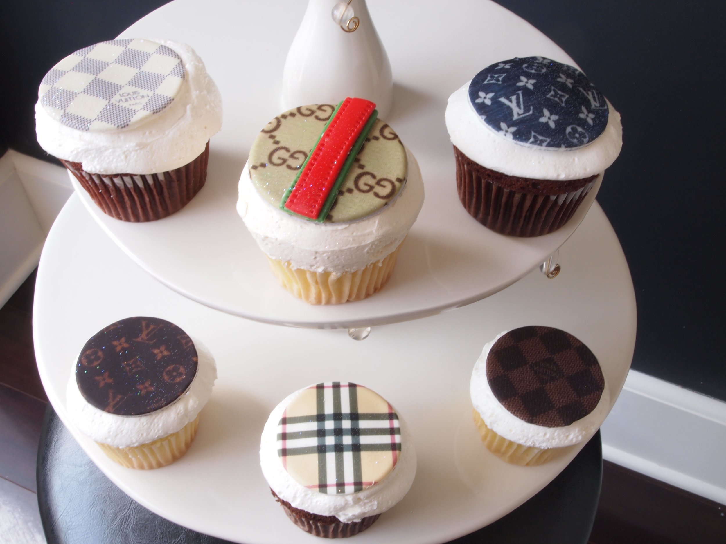 cupcake lv gucci cake