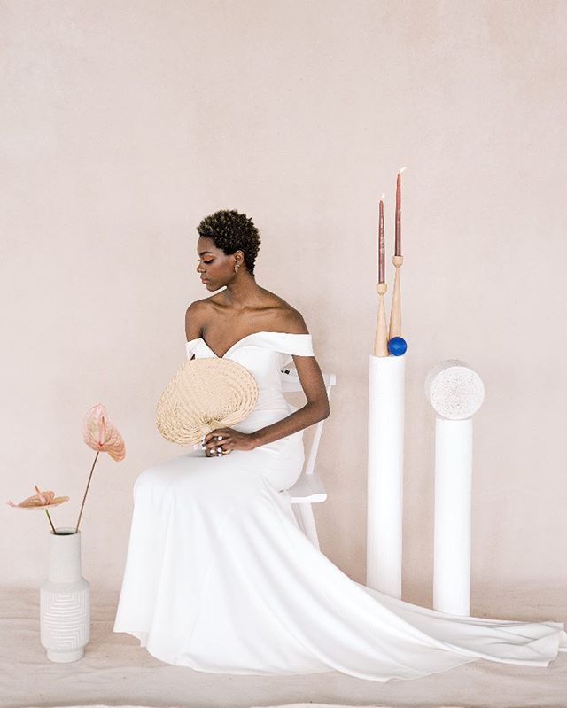 BREATHE 🌱I&rsquo;d like to live in this space right now.  x  Style + coordination @pocopink  photography @haleyrichterphoto  dress @libertyandlacebridal  makeup @shimmerandspice  venue @feastyoureyescatering  florals @ferox_studio  backdrop @dustedb