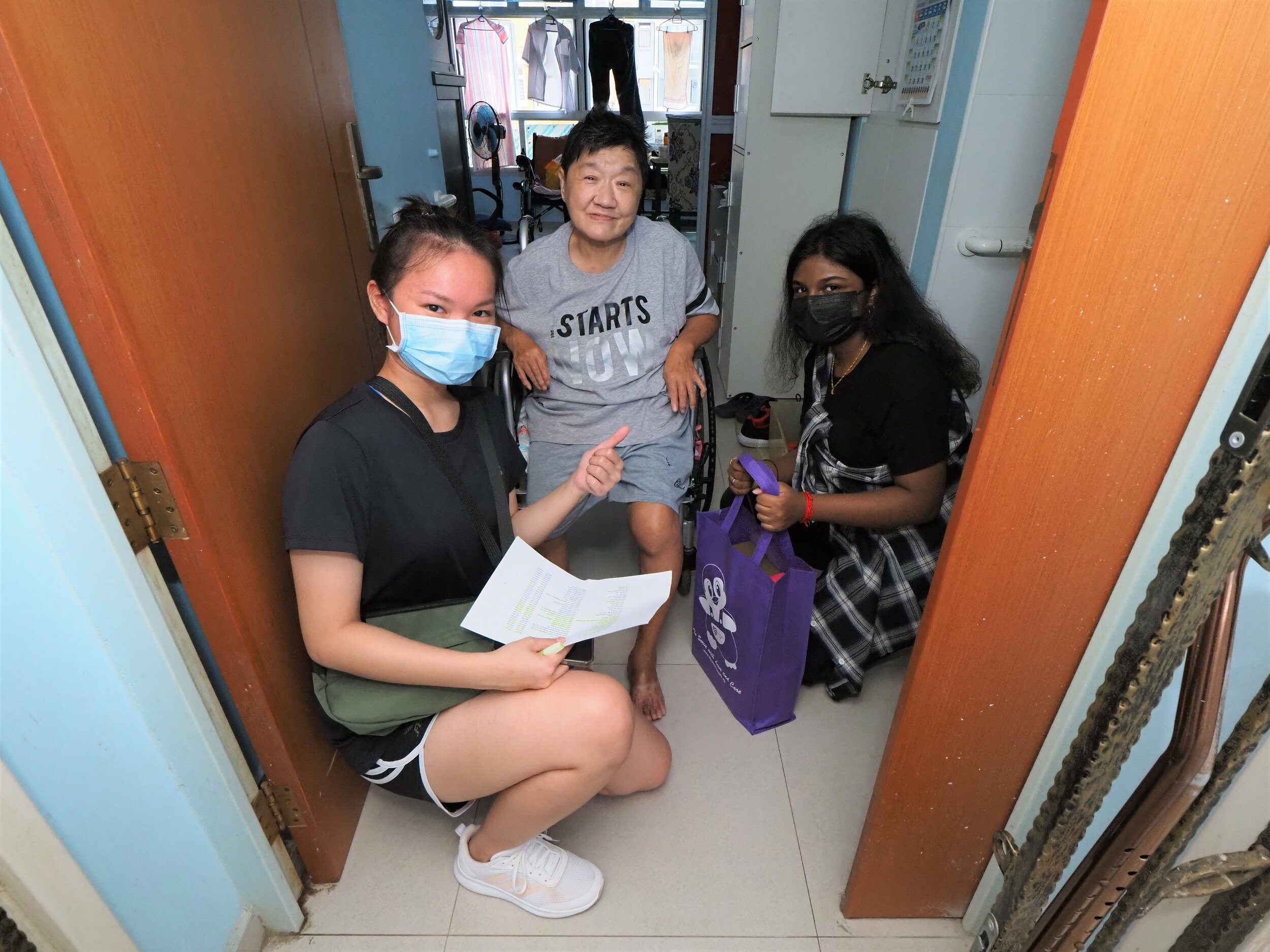 Mooncake Distribution By Volunteers from ITE College East