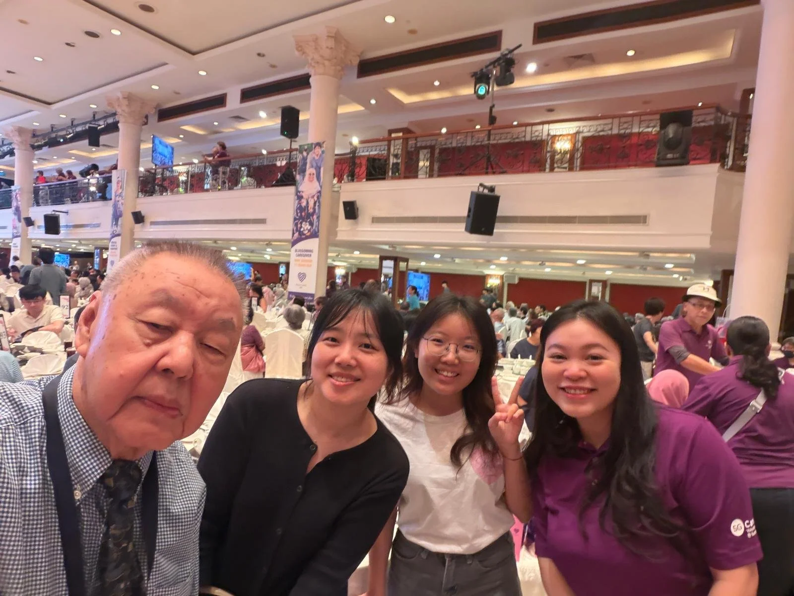 Zaobao & Shin Min with Mr Aw.jpeg