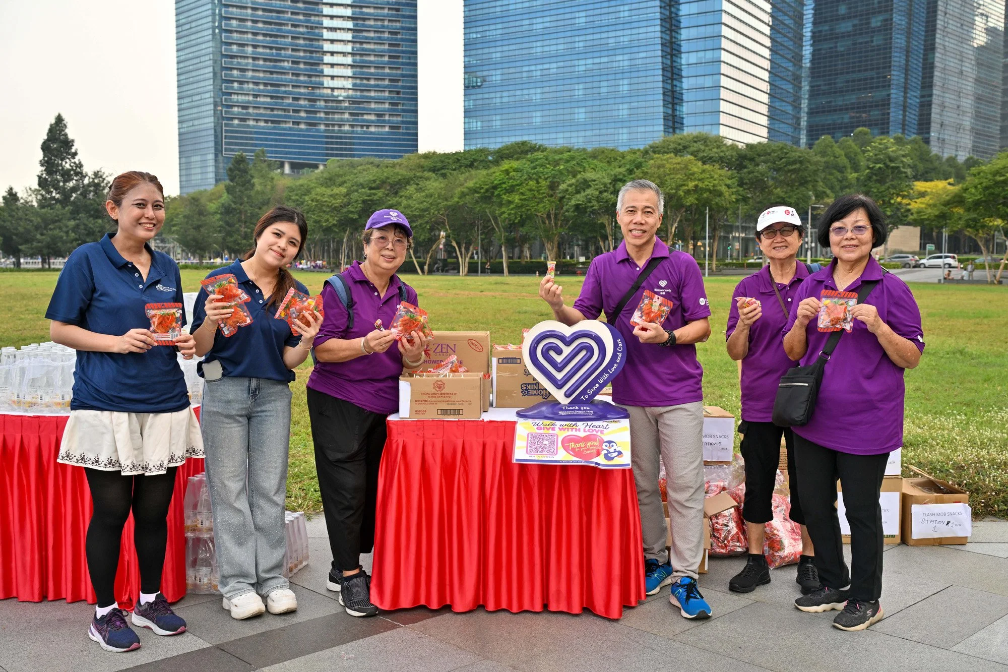 volunteer_dona_jn.jpg