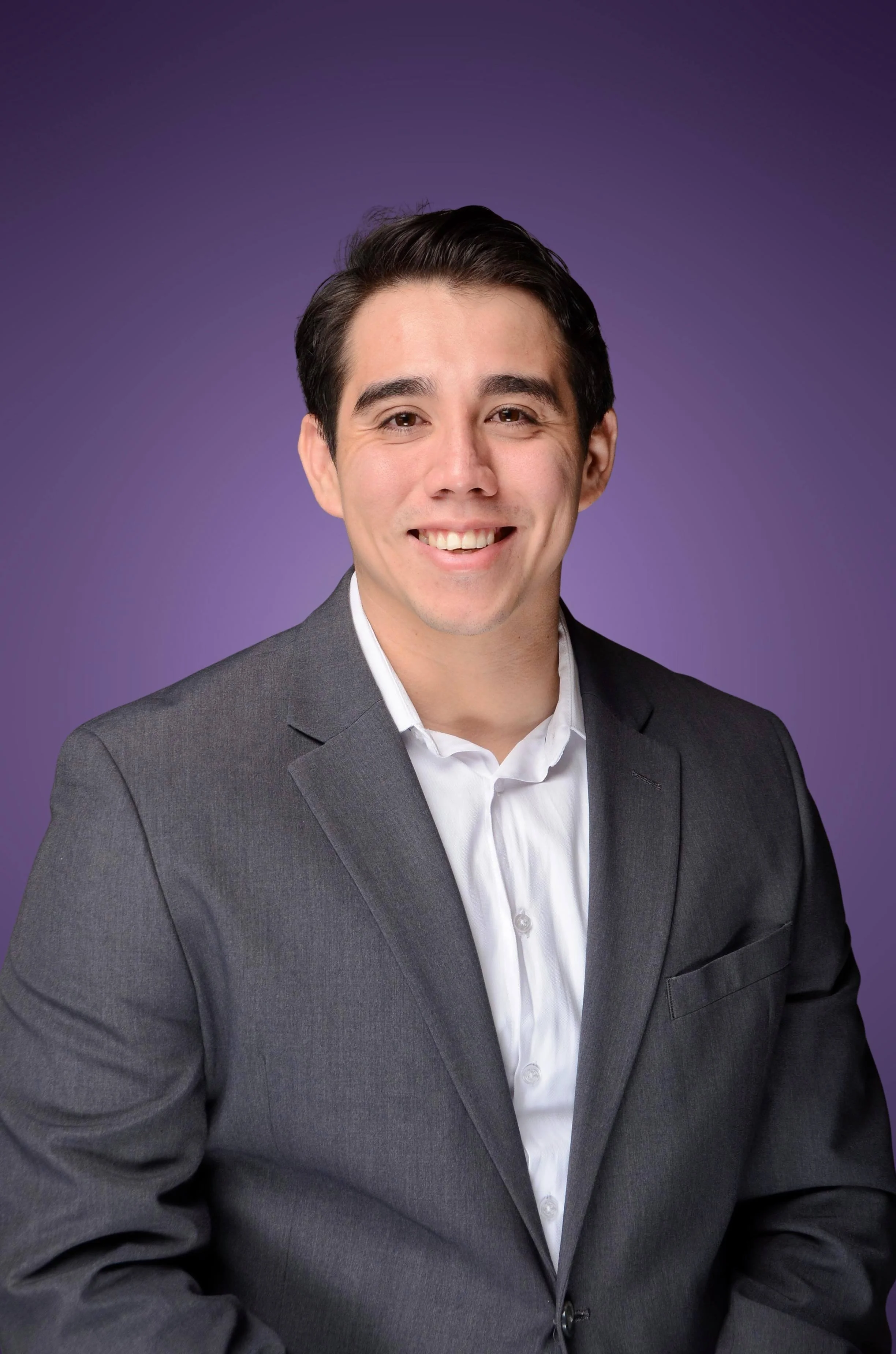 Omar_Garcia Headshot.jpg