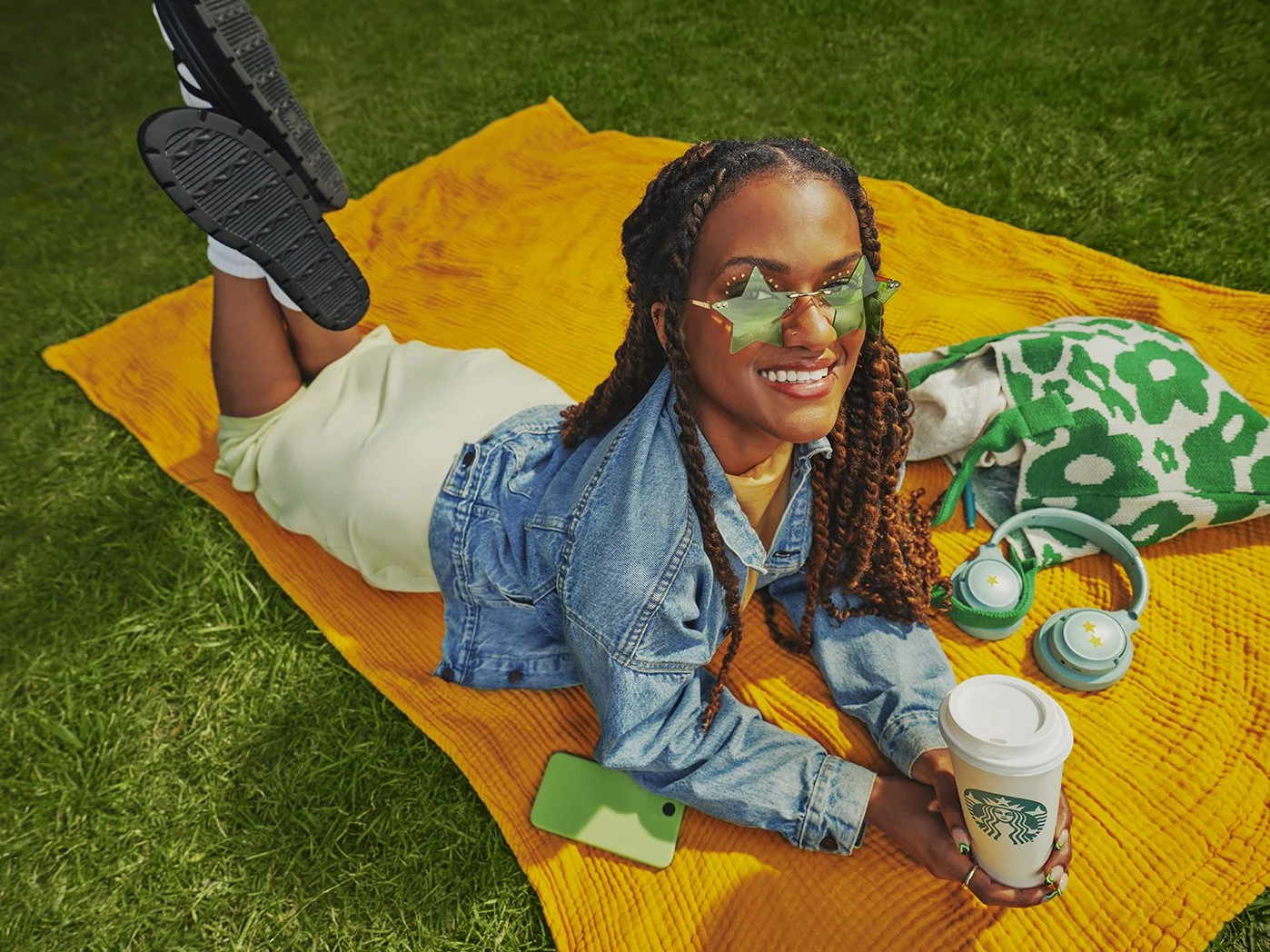 FY23 sr photo library_star sunnies hot cup 2.jpg