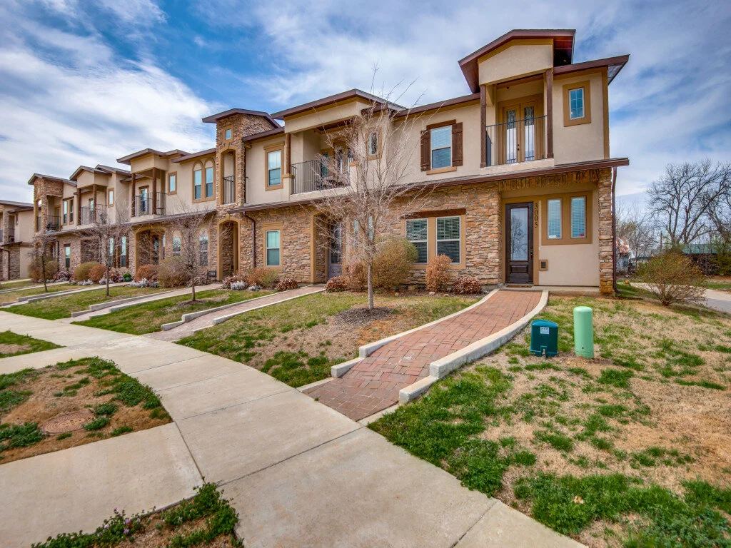 3005 Solana, Denton, Tx