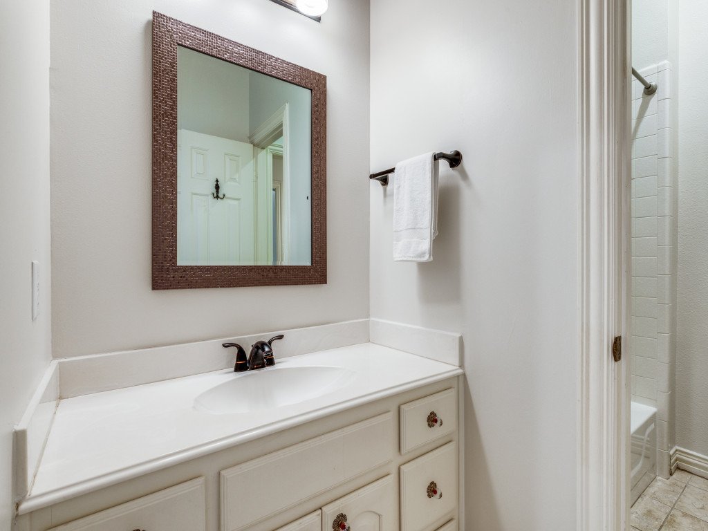704-twin-creeks-dr-allen-tx-75013-2-MLS-25.jpg