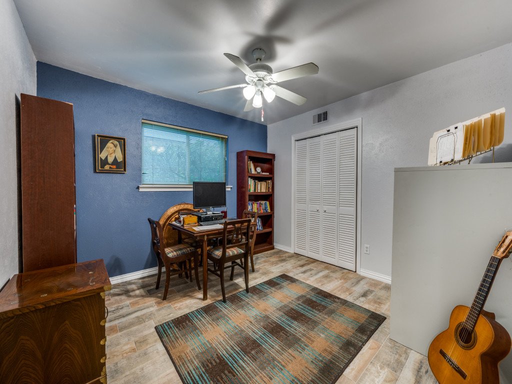 2715-peach-tree-dr-carrollton-tx-75006-MLS-24.jpg