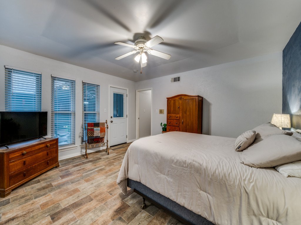 2715-peach-tree-dr-carrollton-tx-75006-MLS-26.jpg