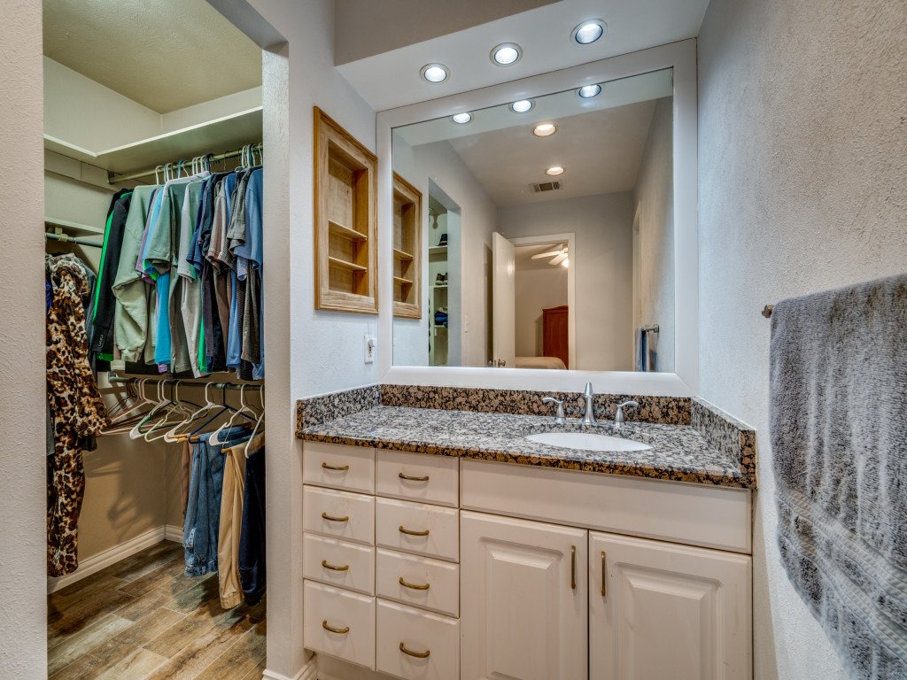 2715-peach-tree-dr-carrollton-tx-75006-MLS-27.jpg