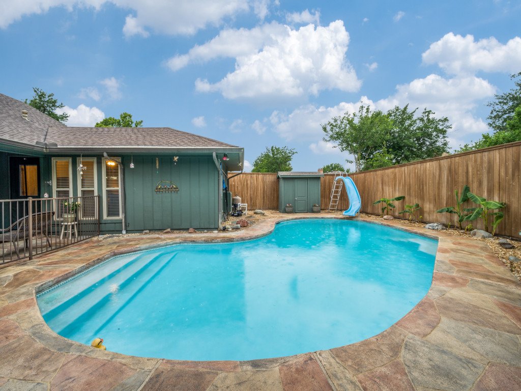 2715-peach-tree-dr-carrollton-tx-75006-MLS-34.jpg