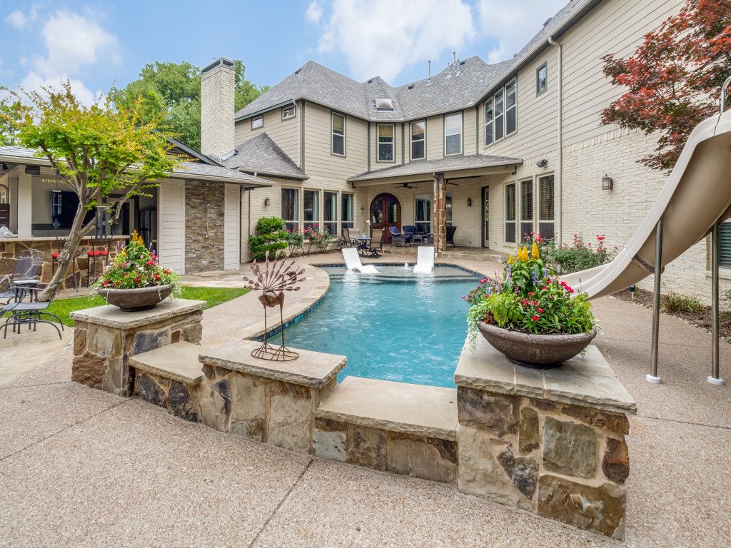 6501 Blanch Cir, Dallas Tx | Enjoy resort‑style living on a rare, beautifully private .70‑acre estate in the heart of Lakewood