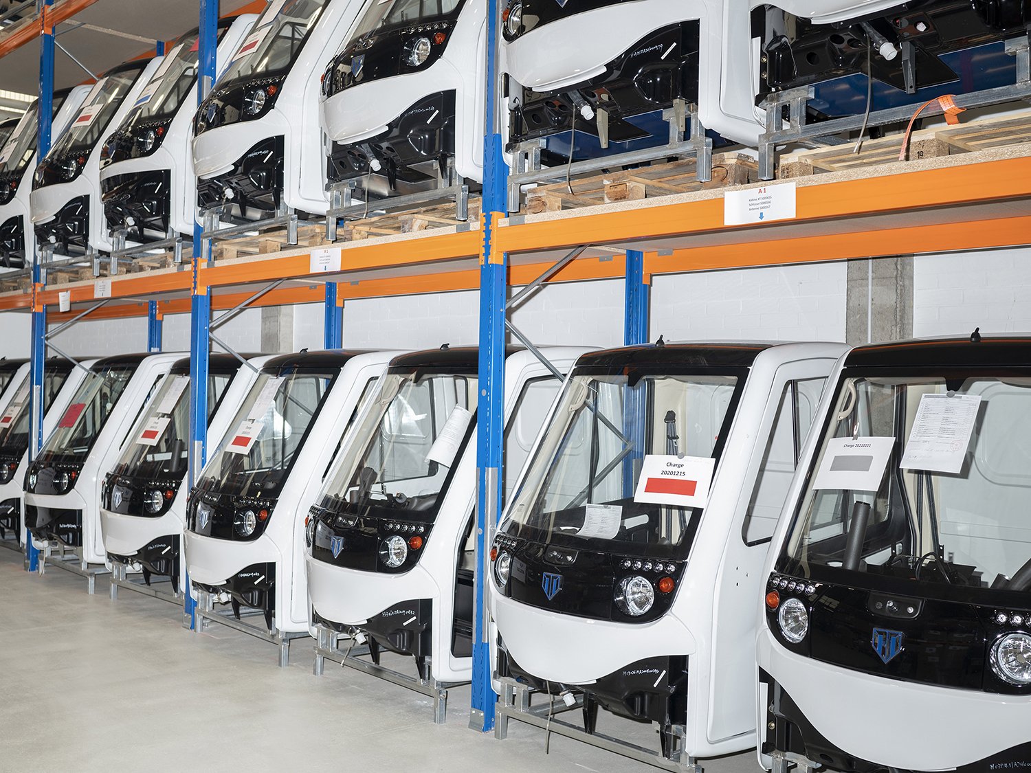  Am Standort Herne fertigt der Elektroauto Konzern Tropos Motors kleine Minivans, die als Nutzfahrzeuge auf Baustellen, in Lagerhallen und auch auf der Straße gefahren werden können.   