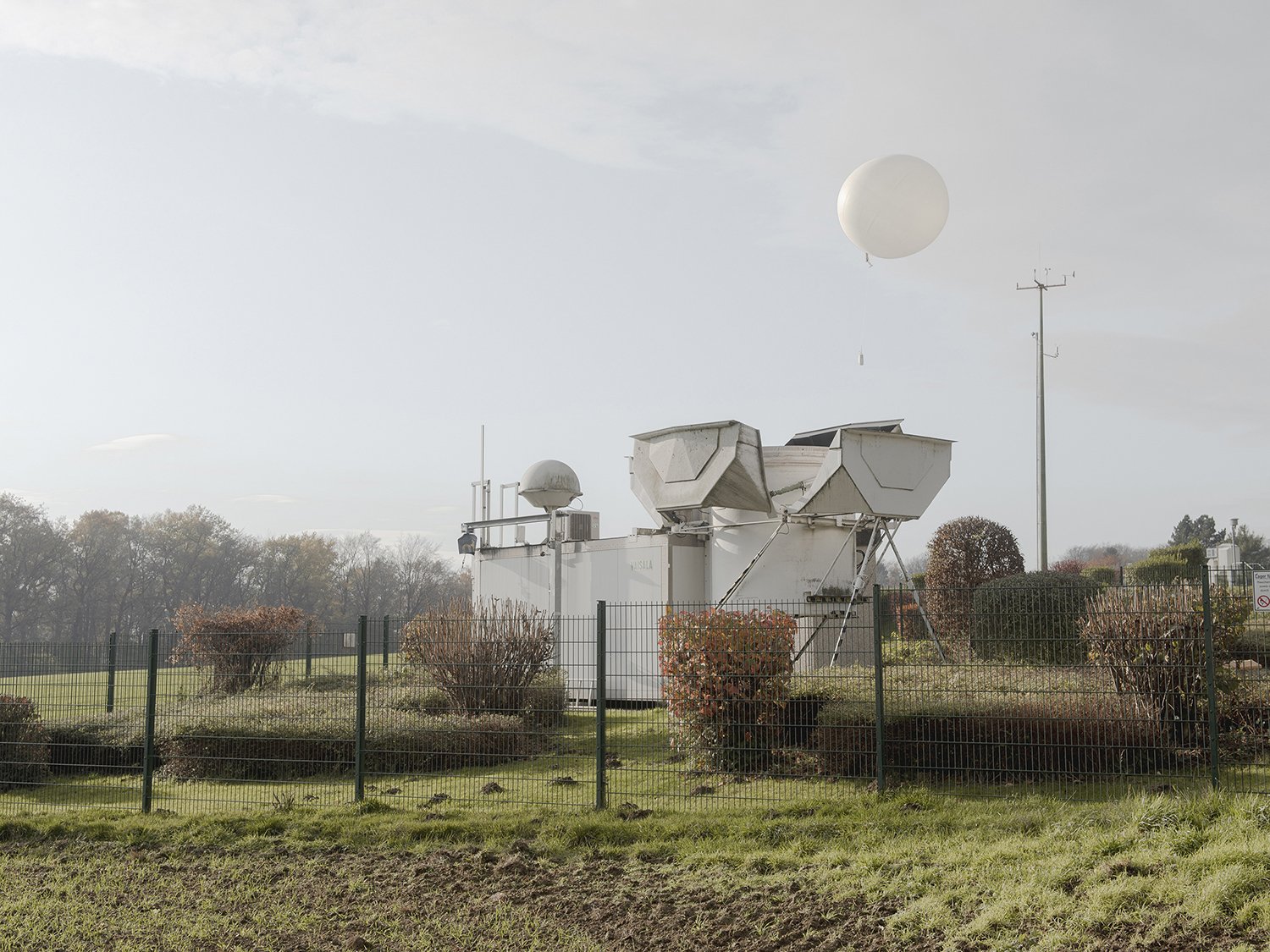  Am Standort Essen-Bredeney des Deut-schen Wetterdienstes (DWD) starten im 12 Stun-den-Takt Wetterballone zur Erfassung von Wetterdaten.   