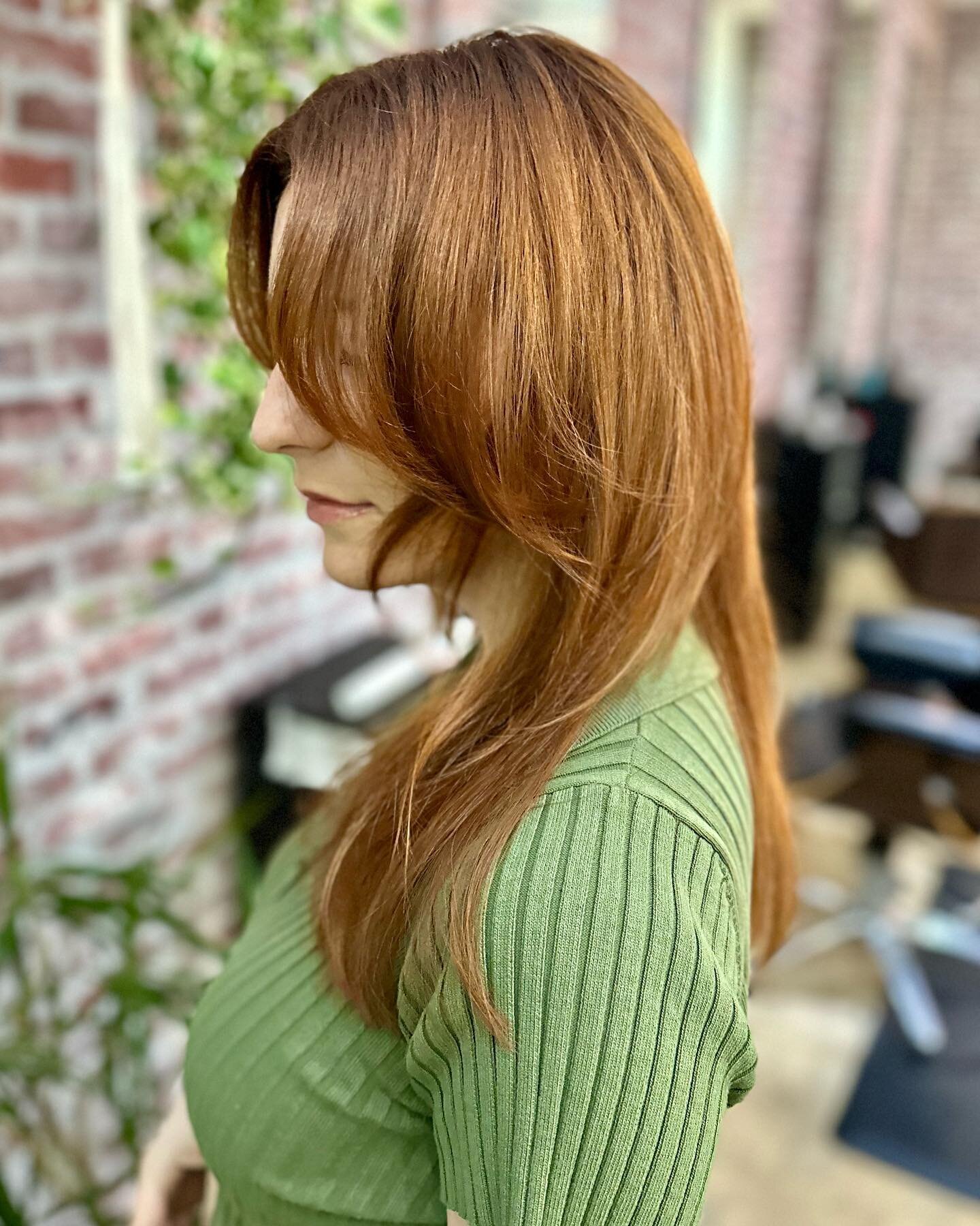 Beautiful tones for the holidays 🎄🌈💕
Hair art by @deadsexyhair 

#Haircut
#Hairstyle
#HairInspiration
#HairGoals
#HairTransformation
#HairStylist
#NewHair
#FreshCut
#HairSalon
#HairArt
#HairLove
#GlamHair
#HairDesign
#HairMakeover
#HairMagic
#Hair