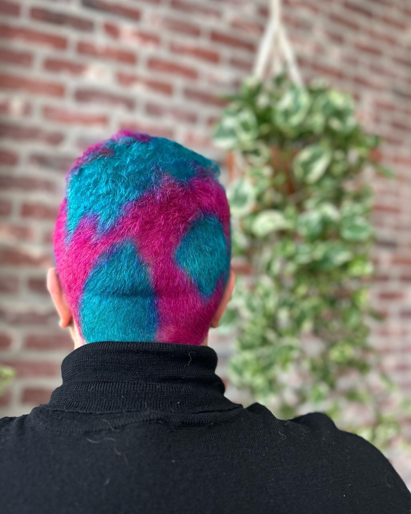 UNICORN MAGICAL HAIR ! 🌈
By @deadsexyhair 

#unicornhair #MermaidHair #RainbowHair
#FantasyHair #PastelHair #ColorfulLocks
#HairGoals	#VibrantHair #MagicalHair
#HairDyeAdventures	#CottonCandyHair
#FairyHair #PrideHair
#UnicornTribe #DreamyHair	#Holo