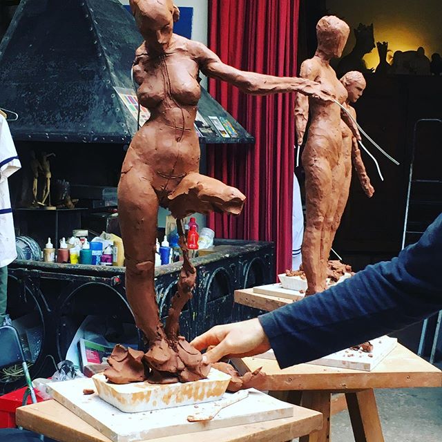Quelques photos du stage de modelage de ce week-end avec @israel.kislansky !
Un grand merci 🙏 aux talentueux participants qui ont fait de très belles réalisations ☺️ ! #stagedesculpture #argile #artclass #artteacher #artmaster #israelkislansky #quefaireaparis #jadoreparis #coursdesculpture #apprendrelasculpture #sculpture #sculptureworkshop #sculptureworkshops #learntosculpt