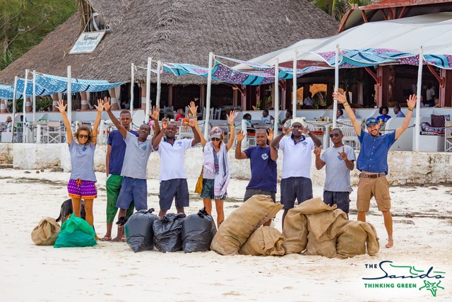 Hotel guests beach clean up.jpeg