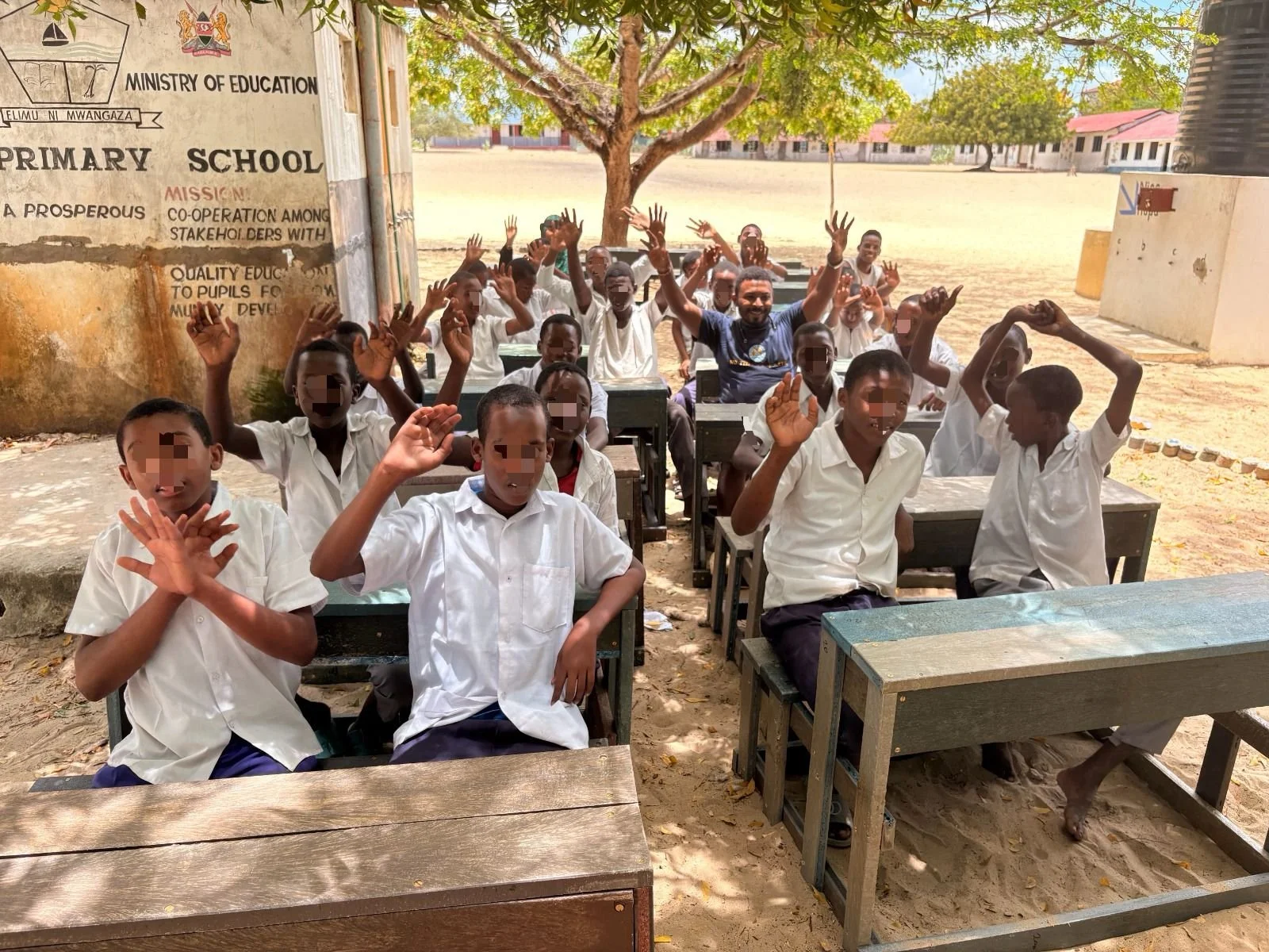 These recycled plastic desks do more than just give kids space to learn, they also&hellip;

🌍 Divert plastic waste from burning or dumping in the environment.
🌴 Replace timber and reduce deforestation.
⛽️ Reduce CO₂ emissions.

For $100, you can sp