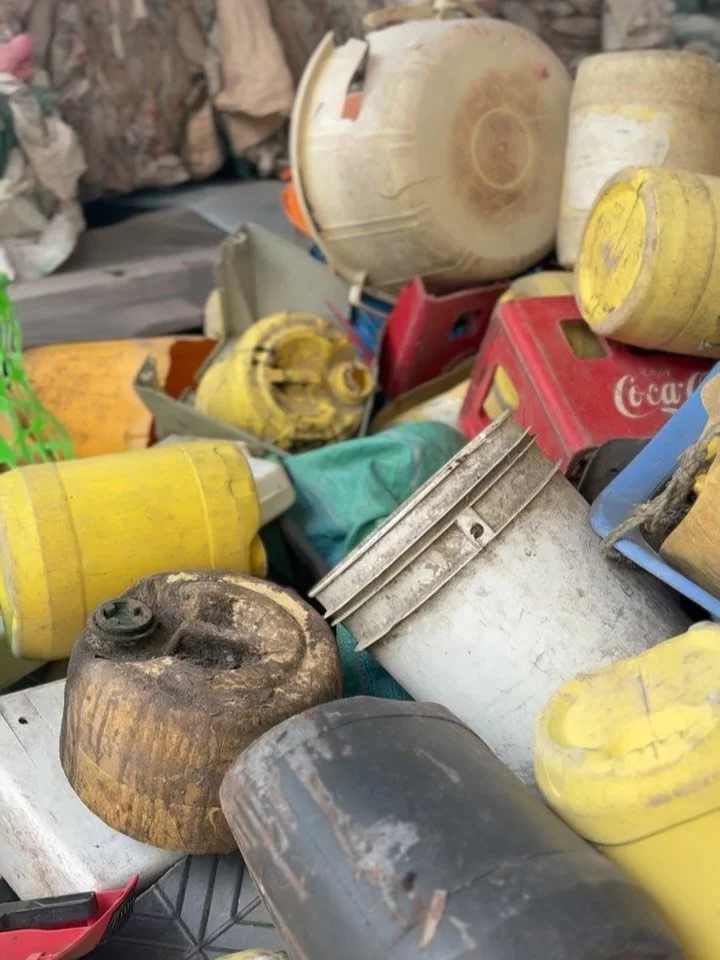 Join us for a day at the Flipflopi Material Recovery Facility - with some #bts of our latest shoot with @moeazy and @theblock.studio 🙏

Our team spend all day&hellip; 
♻️ Sorting plastic by type and colour
🔧 Shredding, cleaning, and preparing mater