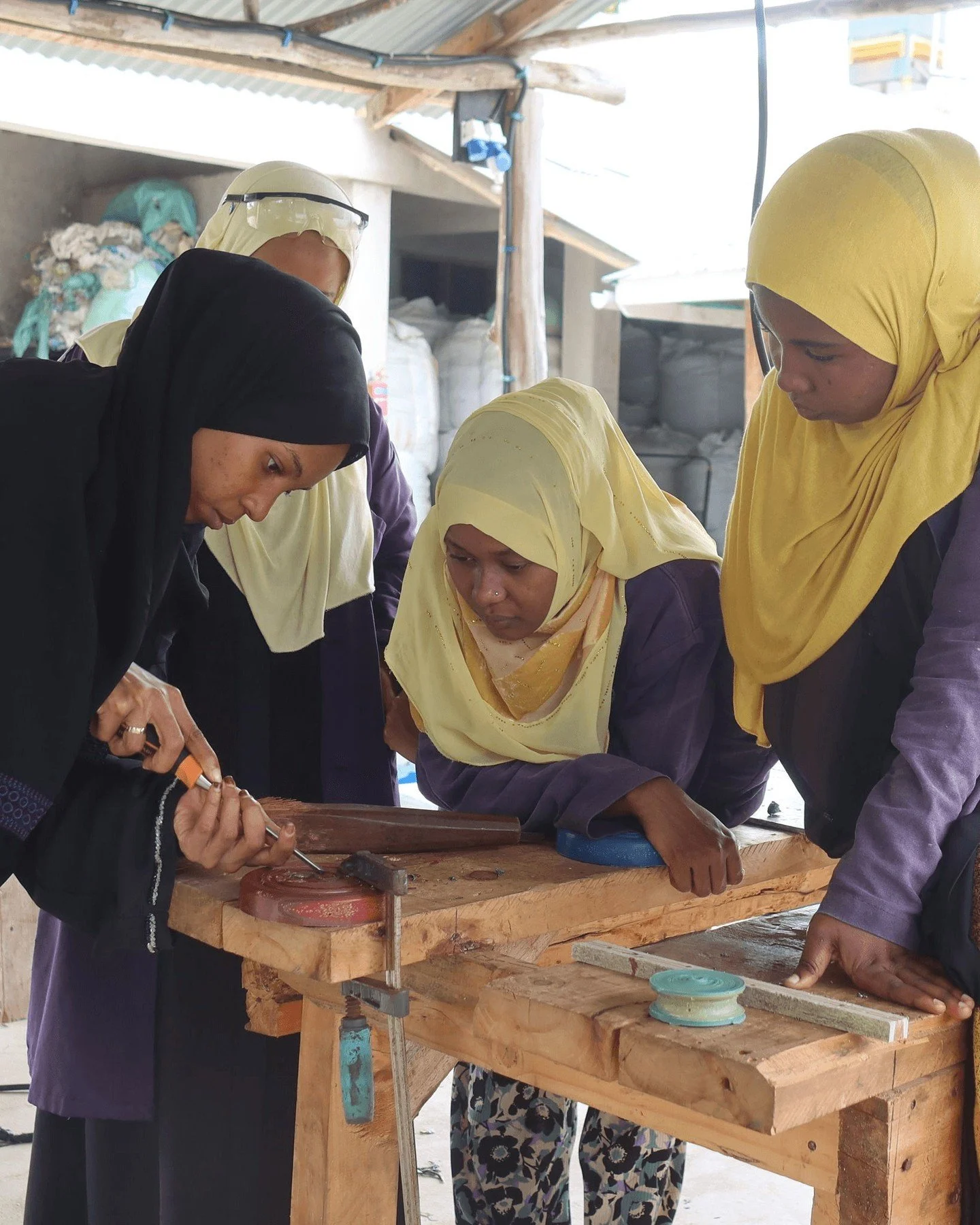 We offer hands-on training courses at the Flipflopi site where you can learn how to blend heritage with innovation!

Our 12-week Heritage Boat Building course blends traditional dhow craftsmanship with circular economy skills. Participants learn to:
