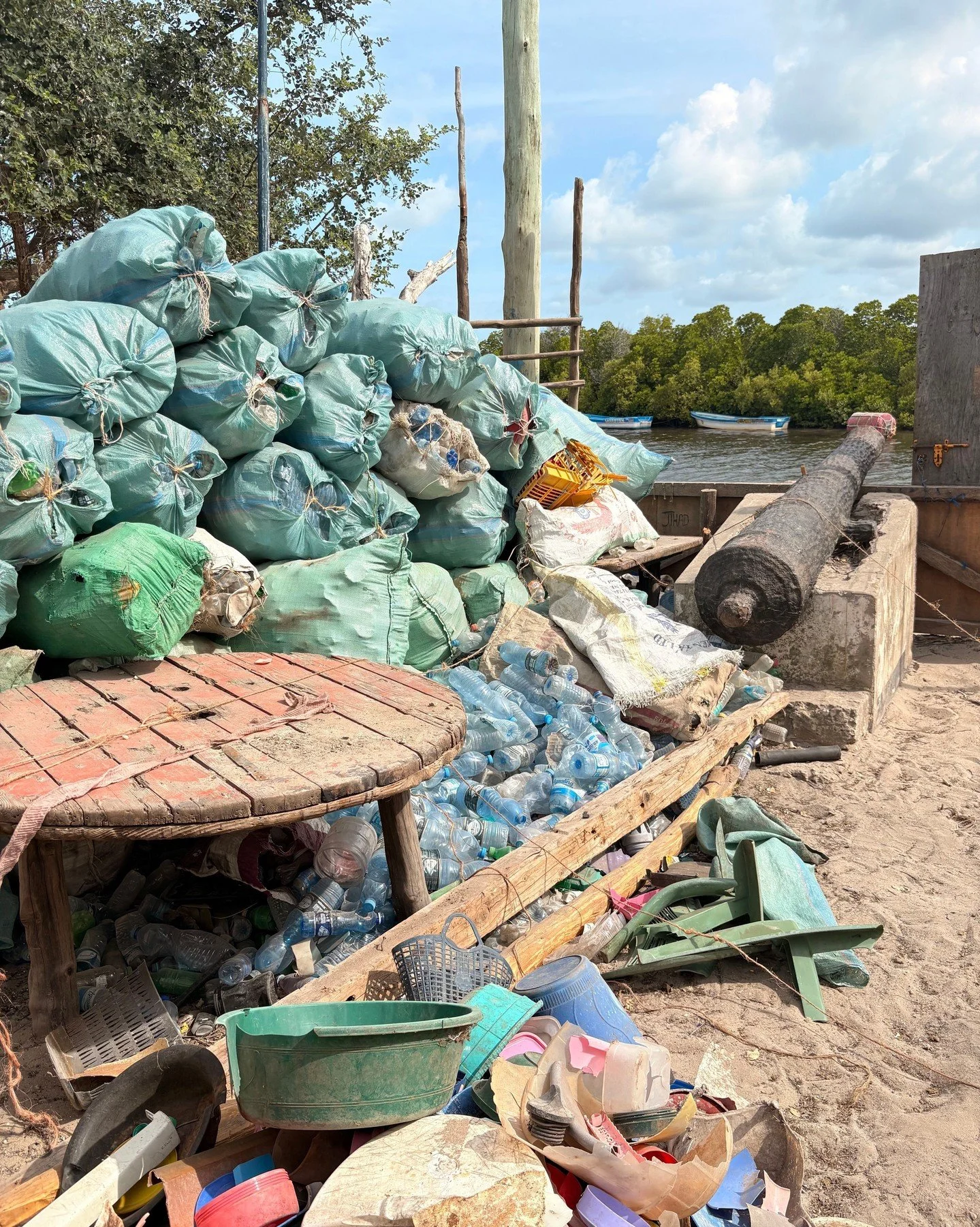 Over the past four weeks, our teams in Pate, Mtangawanda, Kizingitini, and Siyu have been collecting, sorting, and packing plastic waste from coastlines and communities as part of our @ocean_grants project. We've had some great results and some real 