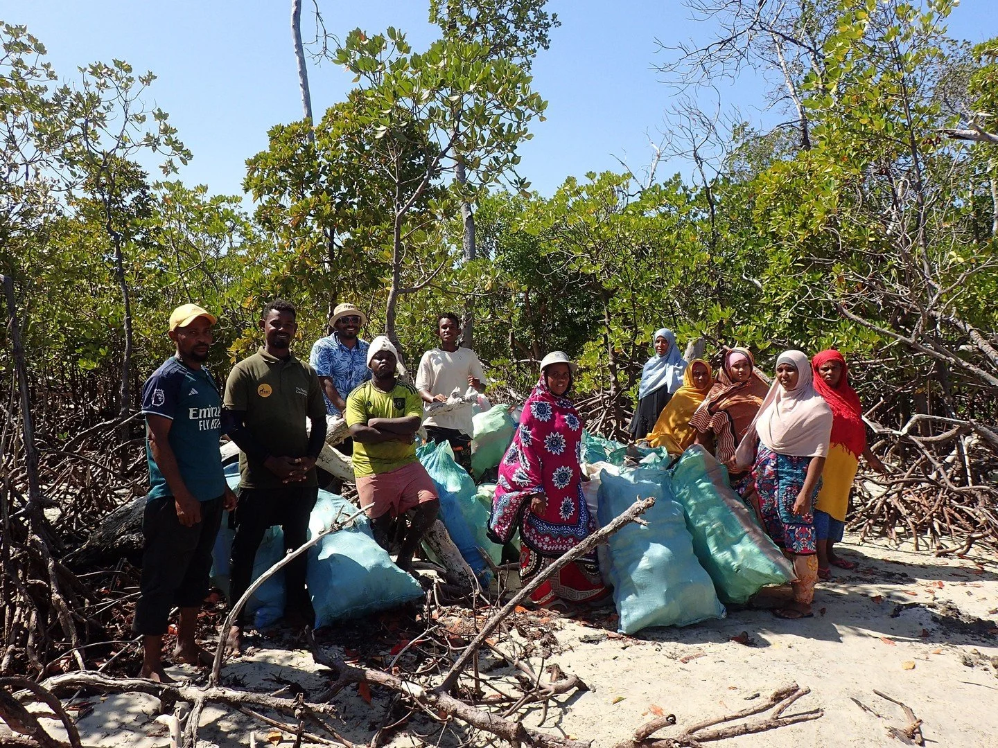 When we were looking at the data from our @ocean_grants and @ifawglobal project, we found the most active plastic collectors on Pate Island were women's groups.

The Mtangawanda Mangrove Restoration CBO led one of our first community ocean clean-ups.
