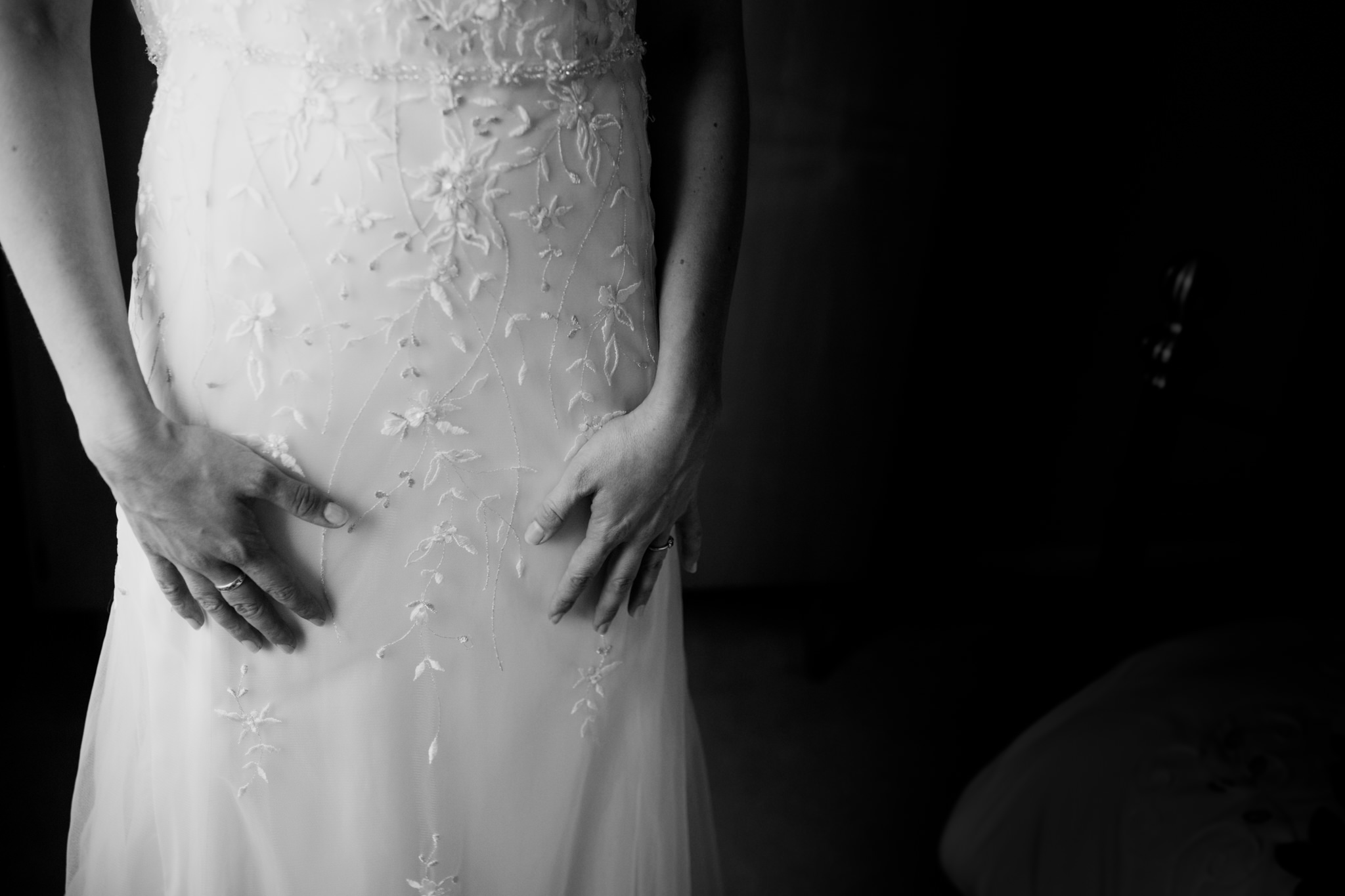 Escot House Wedding photographer 006_.jpg