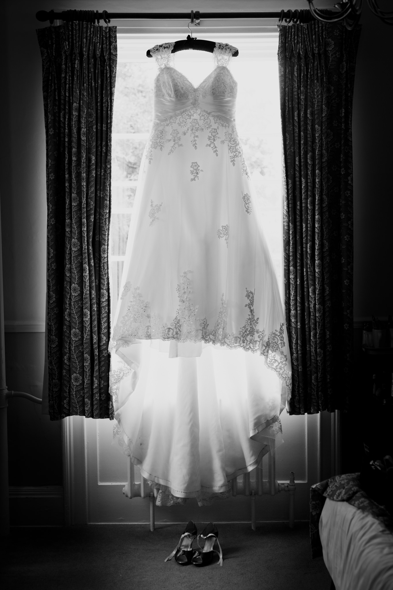 Wiltshire Wedding Photographer 001_.jpg