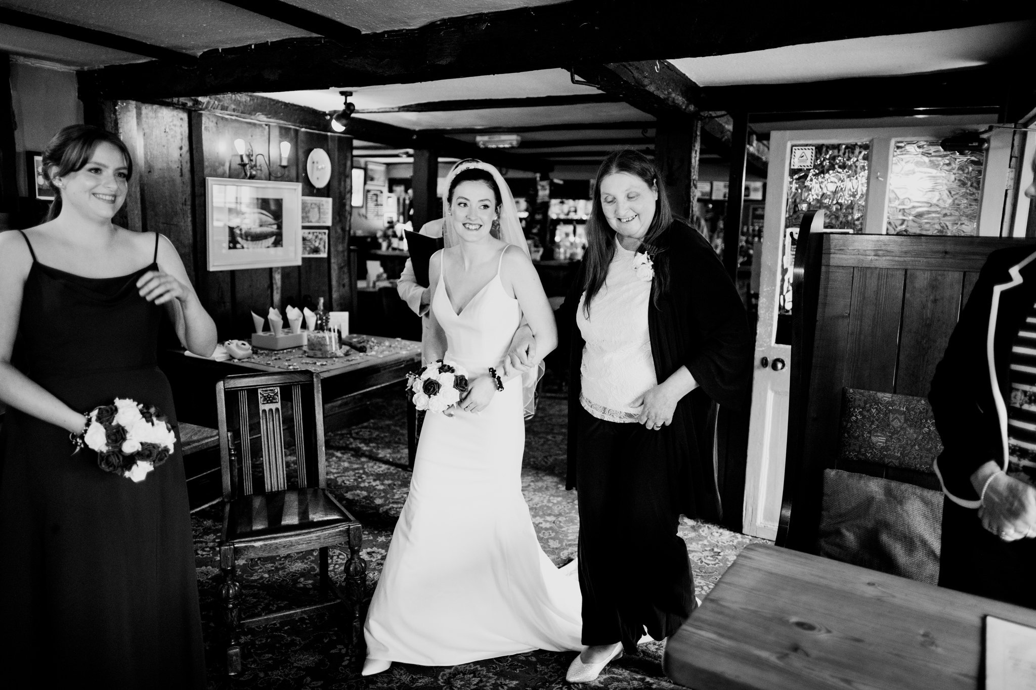 The Lamb Inn Sandford Wedding Photographer - 013.jpg