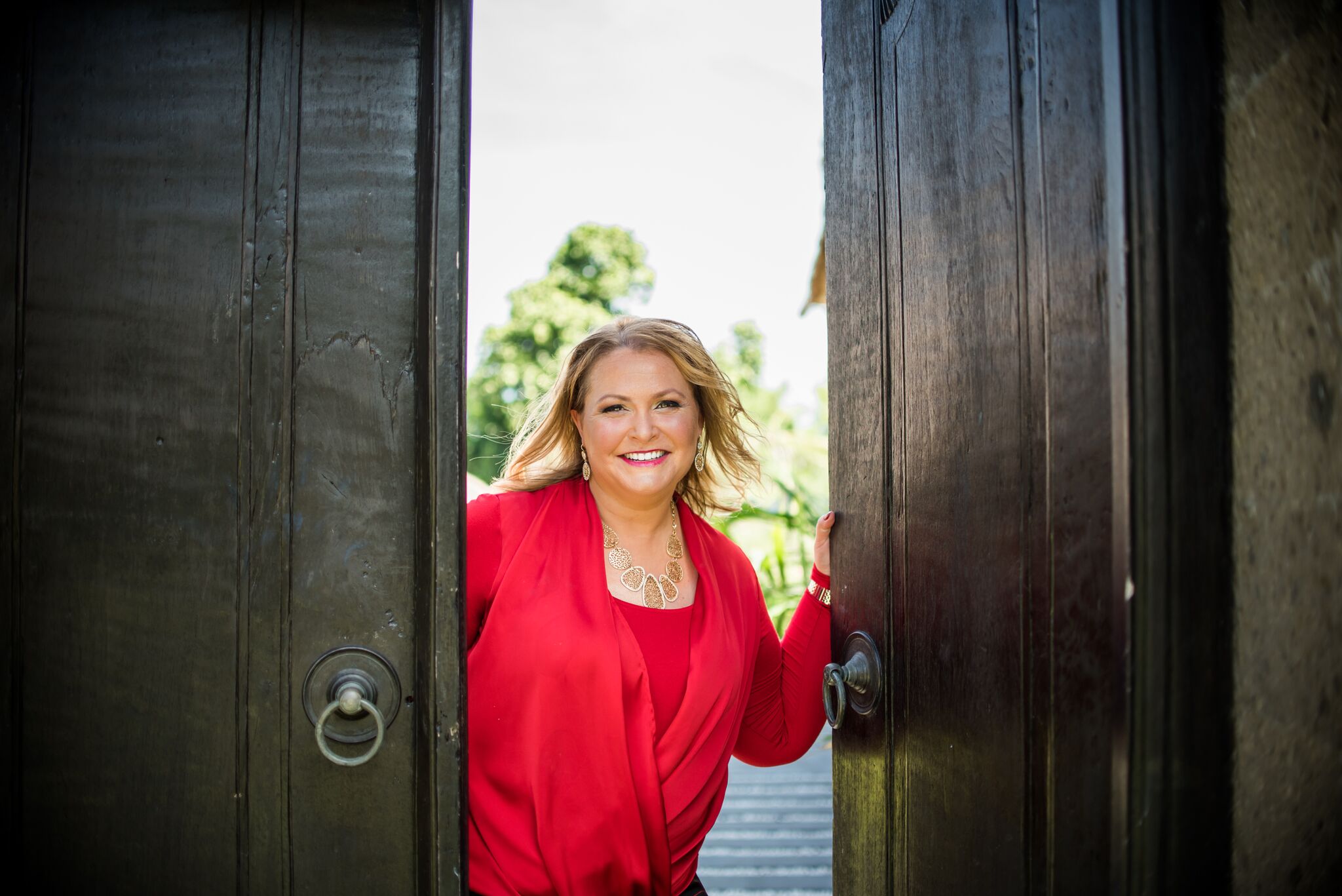 Tami_door_close_smile.jpeg