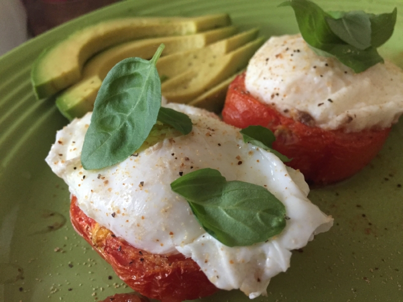 MothersDayBreakfast_PoachedEggsRoastedTomatoes.jpg