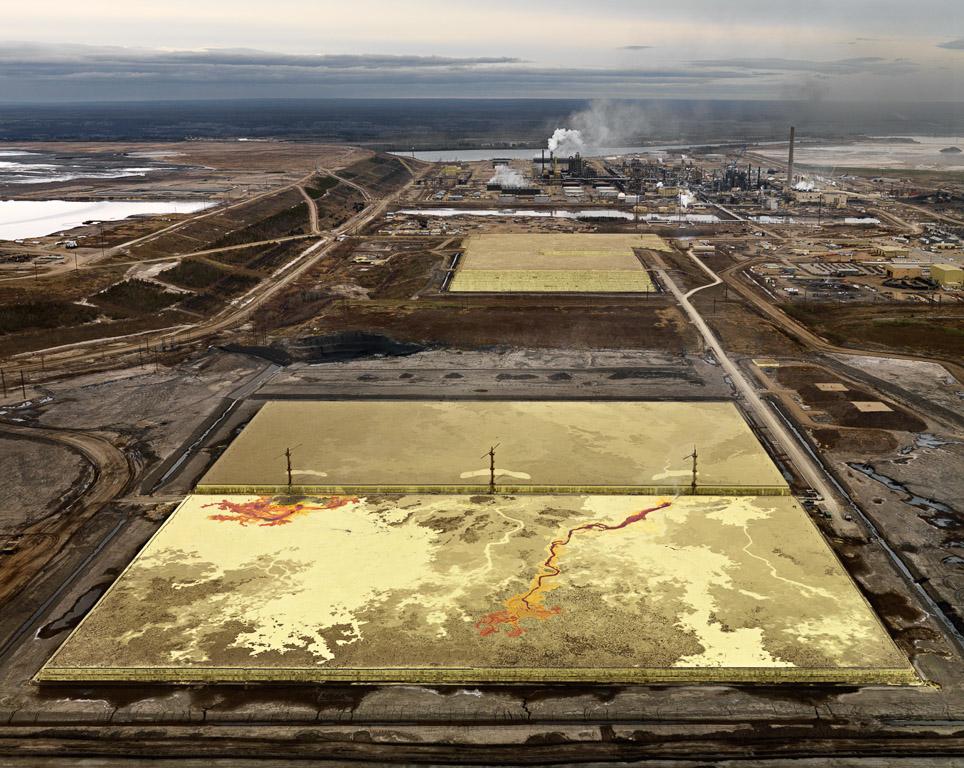 Edward Burtynsky  Oil Fields #27, Bakersfield, California (2004