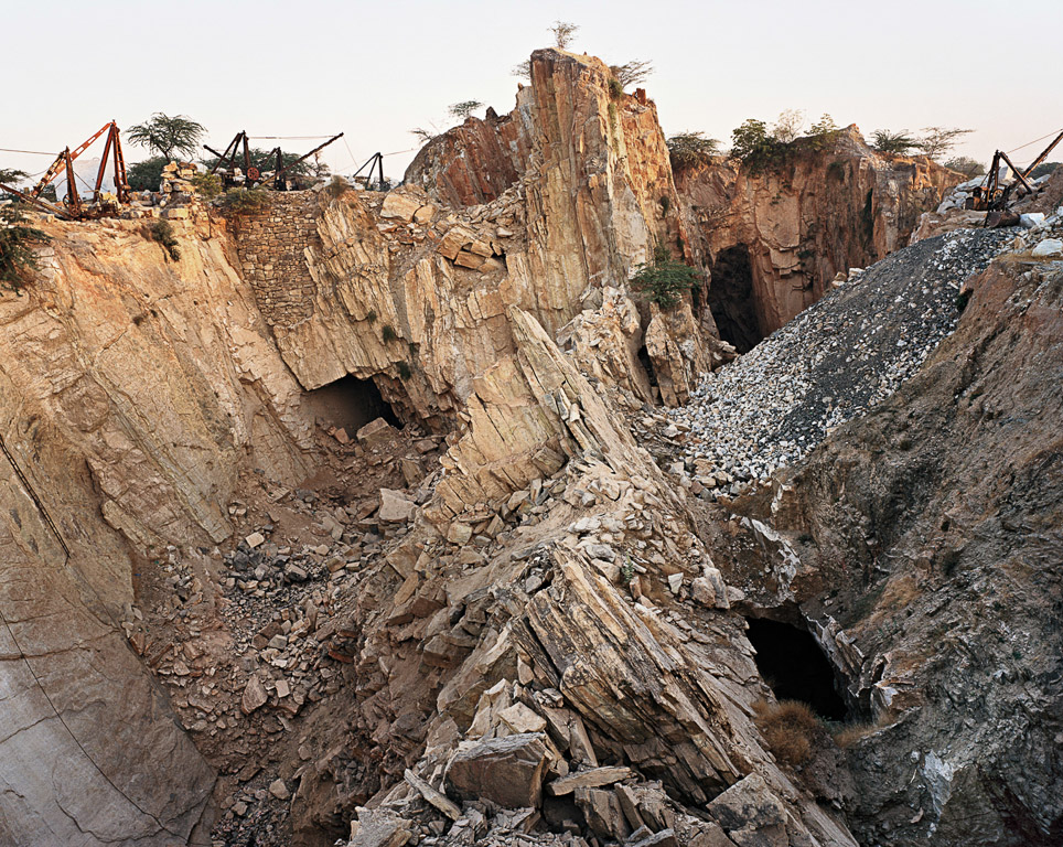 Quarries: Burtynsky, Edward: 9783865214560: : Books