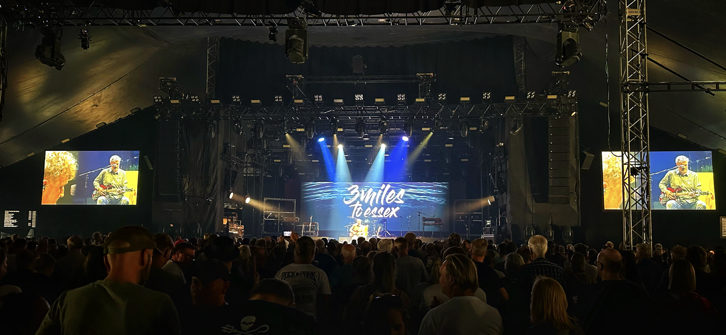 3 miles to Essex auf dem Tollwood 2023