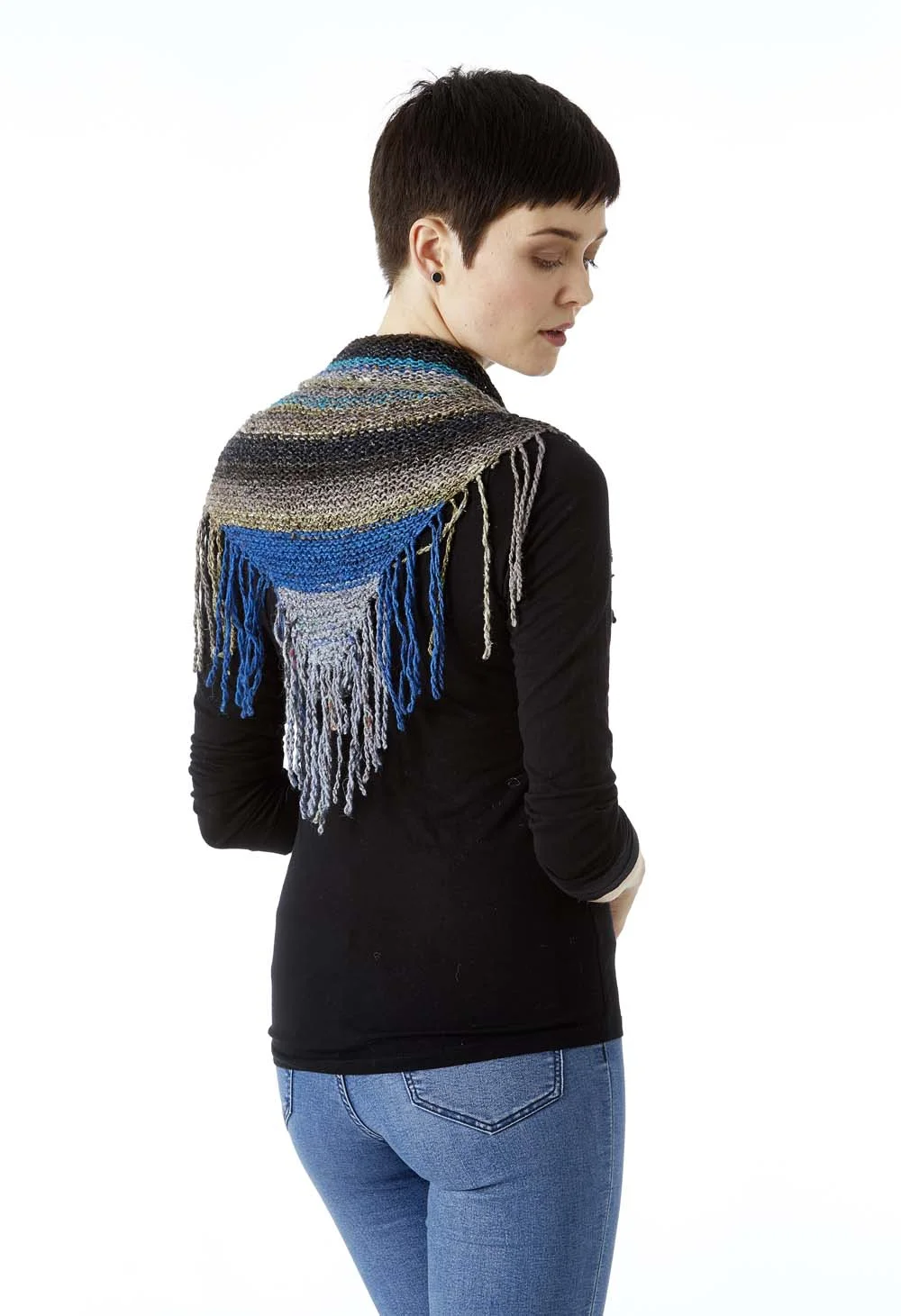 Blues_sjal_sjalmedfrynser_loebemaskerfrynser_haandstrik_lottekjaerdesign_8a.jpg