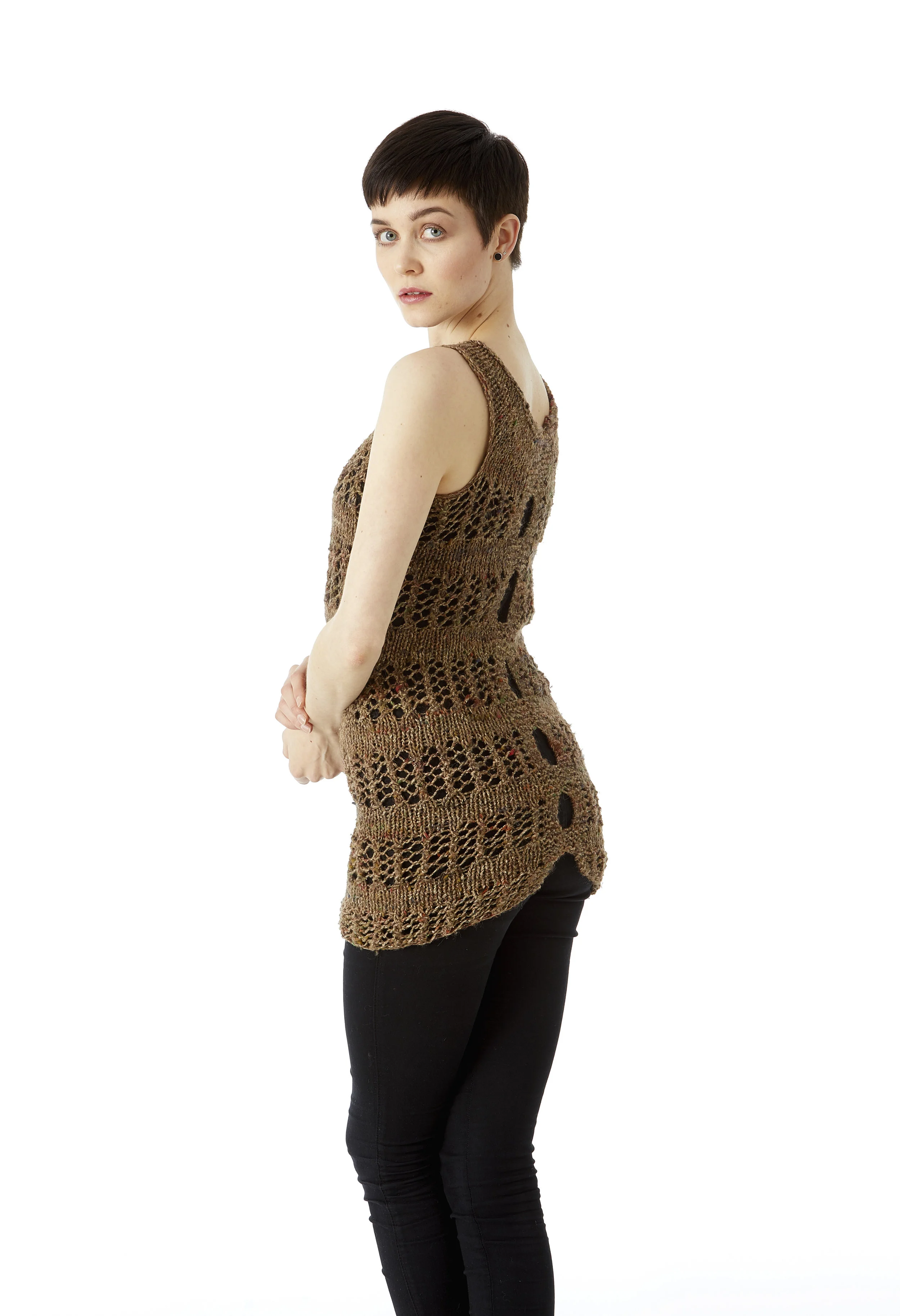 Top_bluse_haandstrik_strikkebog_lottekjaerdesign_12.jpg