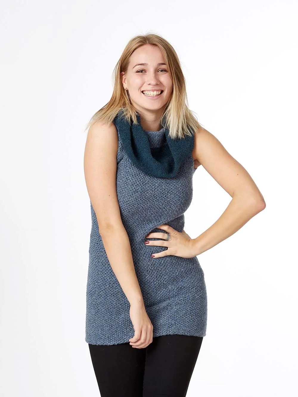 Loevfaldskjole_kjole_haandstrik_lottekjaerdesign_4a.jpg