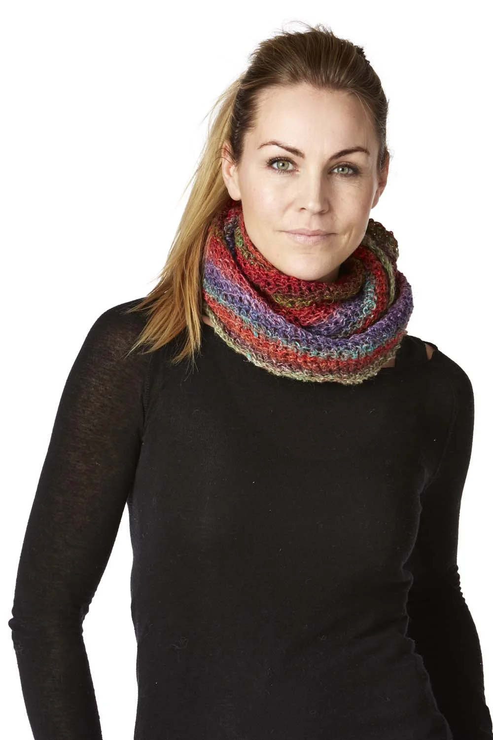 Lemvig_roer_haandstrik_lottekjaerdesign_flowerbwd_1a.jpg