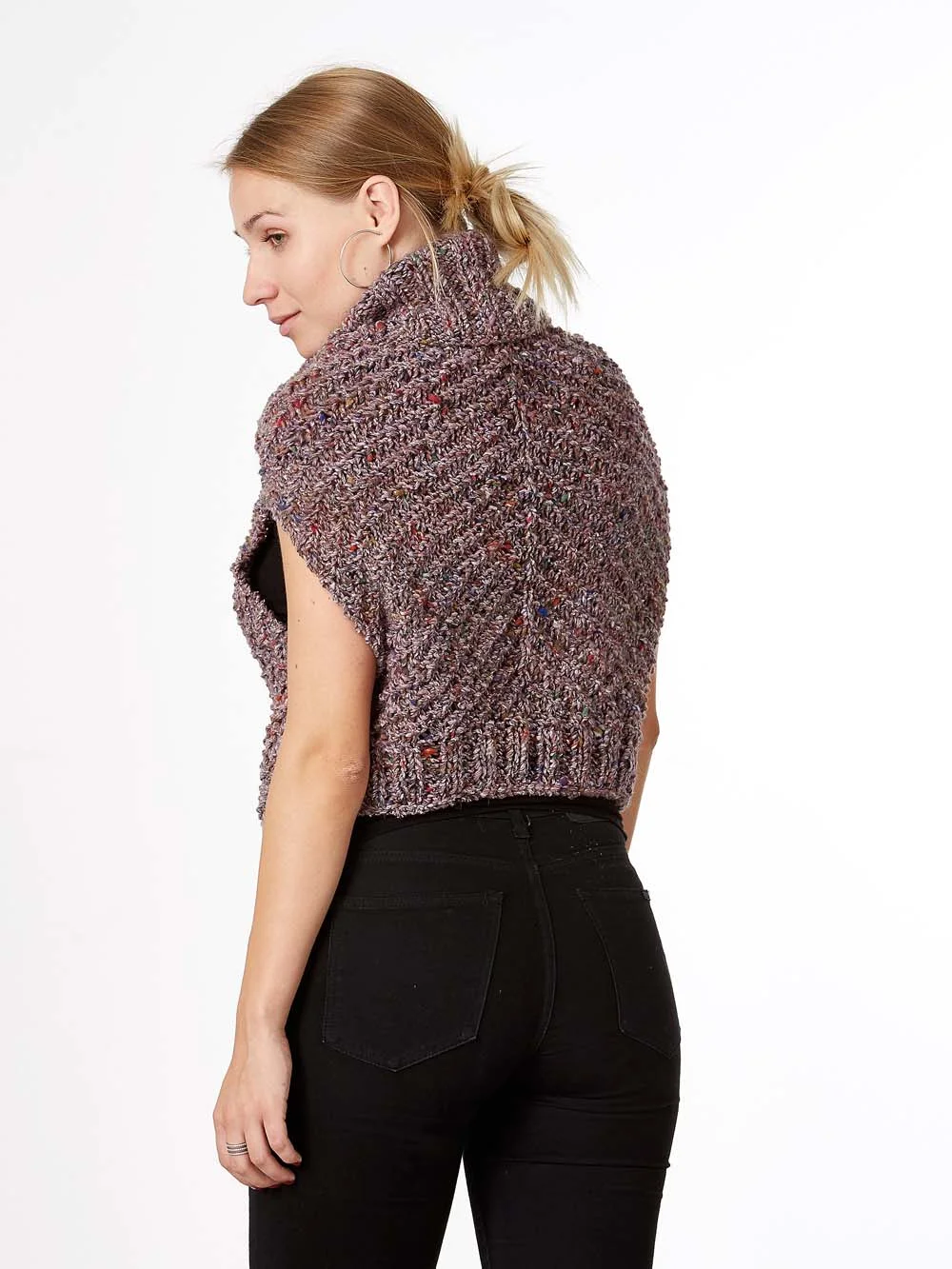 Margitvest_vest_haandstrik_lottekjaerdesign_opned_13a.jpg