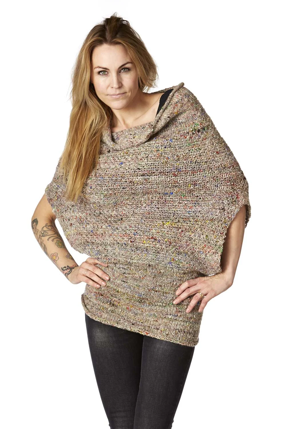Megavaerk_bluse_haandstrik_lottekjaerdesign_opned_4a.jpg