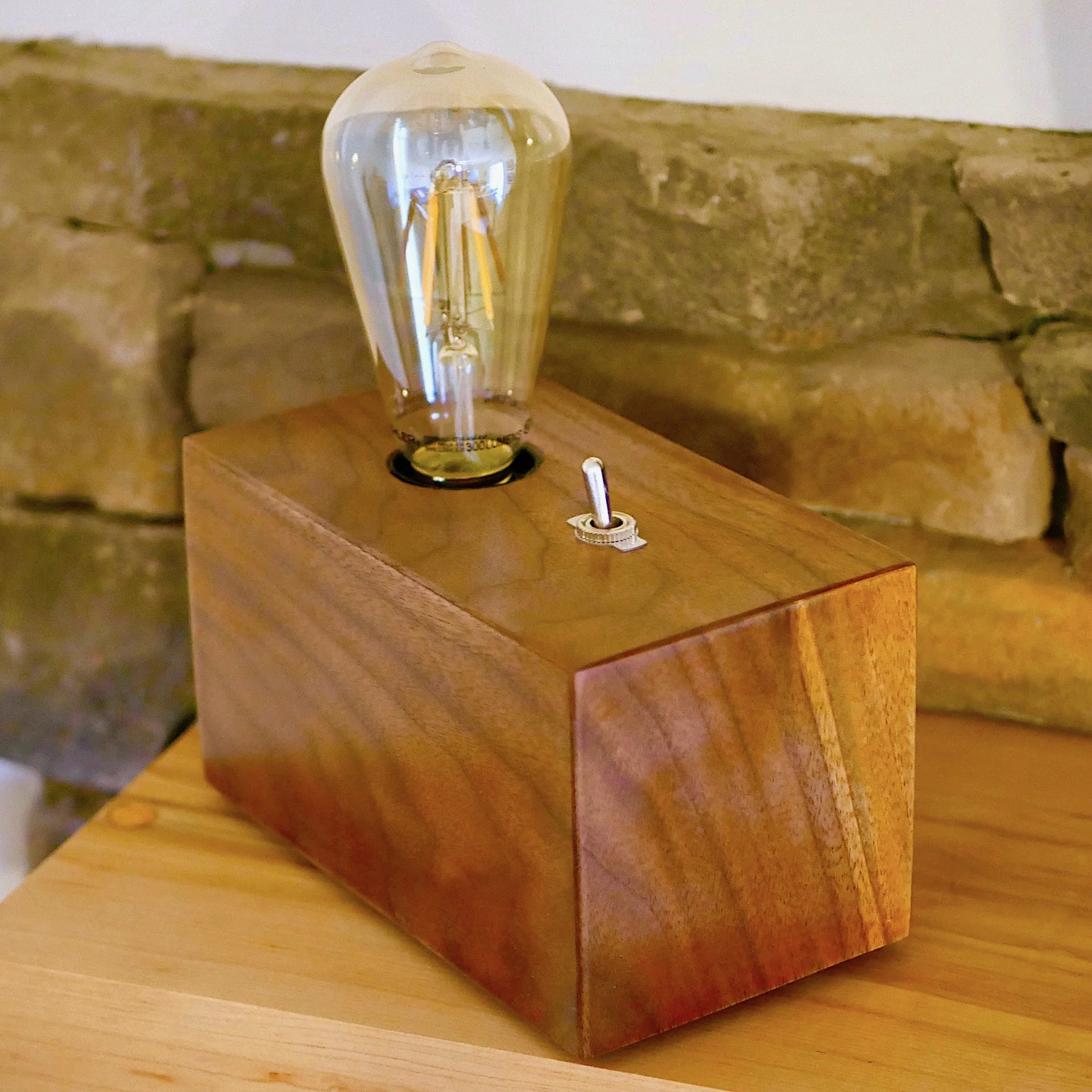 How To Build A DIY Edison Bulb Lamp