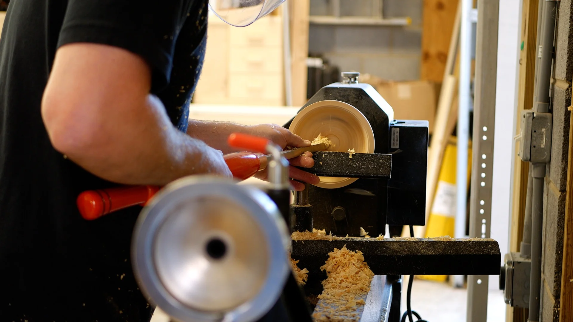 woodturning Log To Bowl rough out inside of bowl