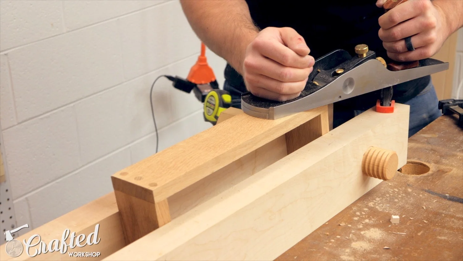 planing oak with veritas low angle jack plane